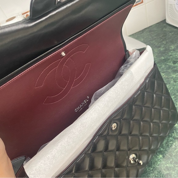 Brand new never worn Jumbo Chanel flap bag - Picture 3 of 7
